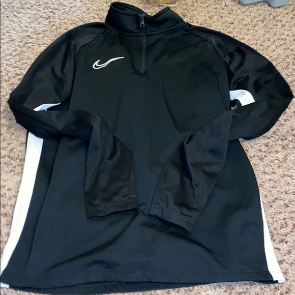 Nike Sweaters - Nike pullover